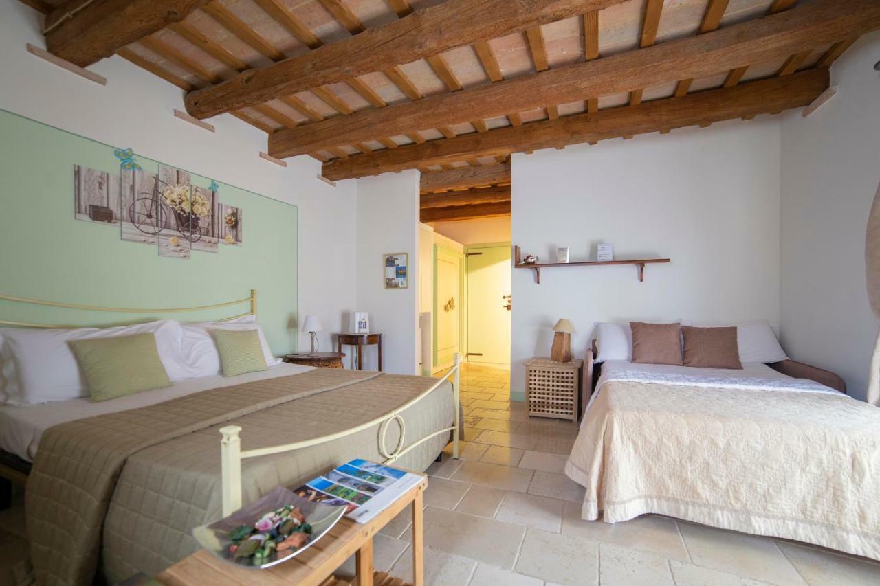 Le Maracla Country House Iesi Luaran gambar