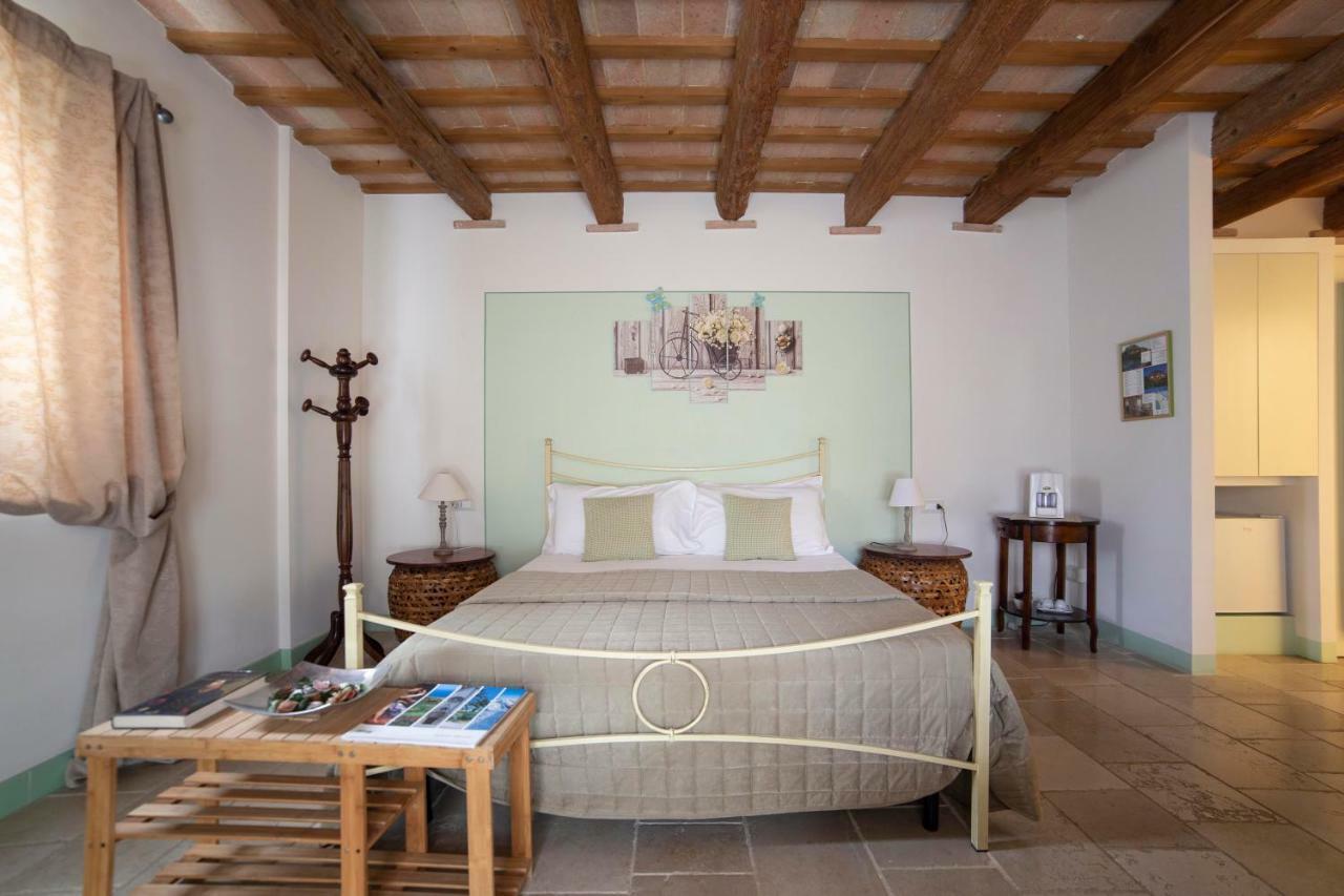 Le Maracla Country House Iesi Luaran gambar