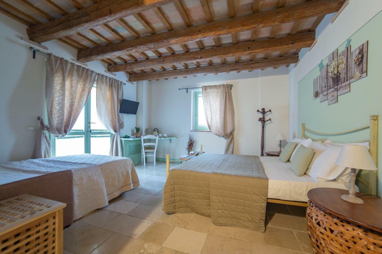 Le Maracla Country House Iesi Luaran gambar
